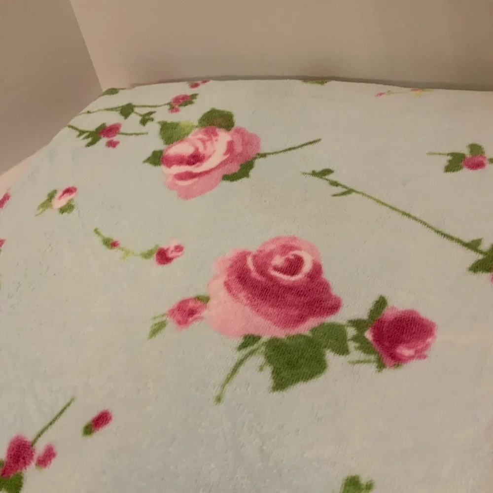 Beautiful Floral Shabby Chic Bath Sheet